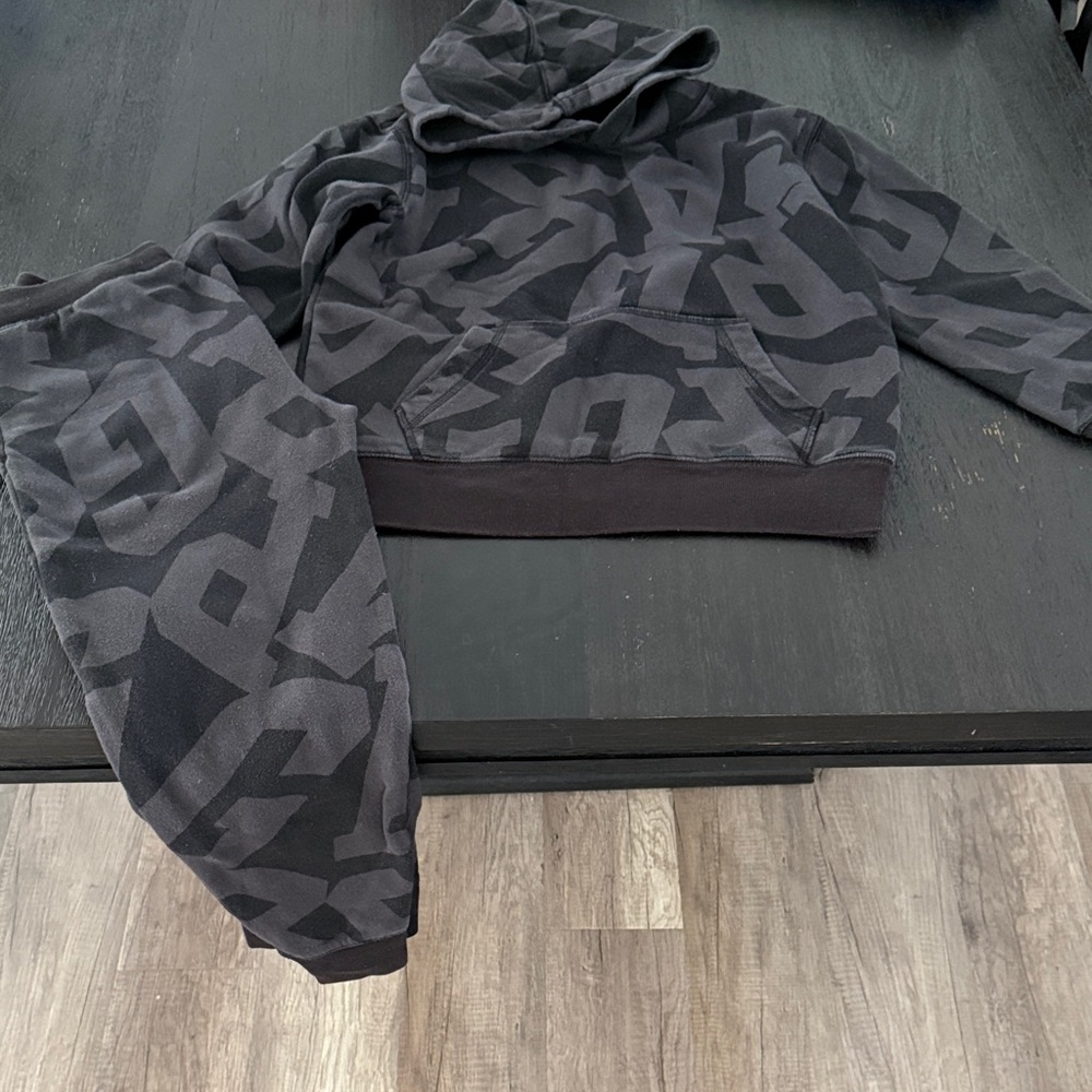 GAP Men's Dark Gray Patterned Sweater